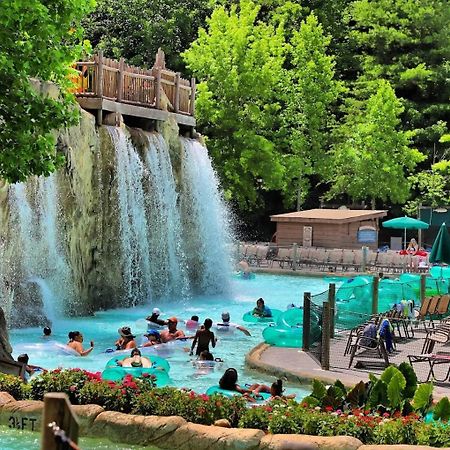 Movie Theater Hot Tub View Mountain Escape Villa แกตลิงเบิร์ก ภายนอก รูปภาพ