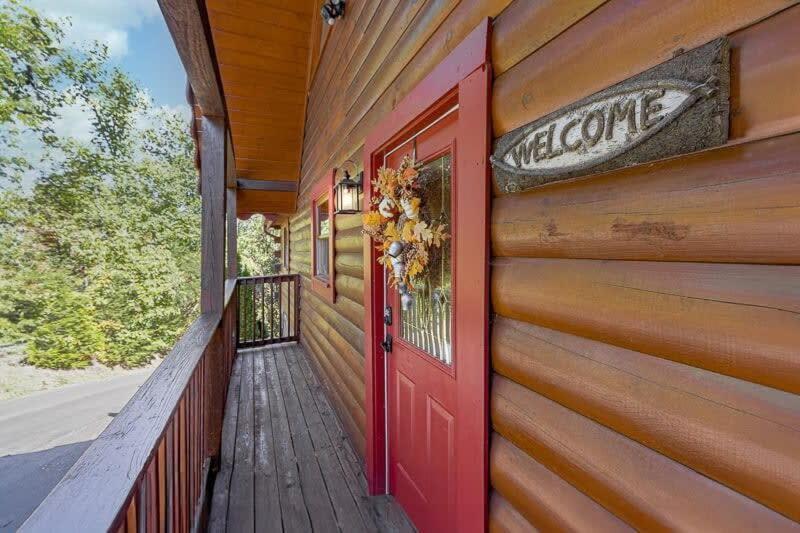 Movie Theater Hot Tub View Mountain Escape Villa แกตลิงเบิร์ก ภายนอก รูปภาพ