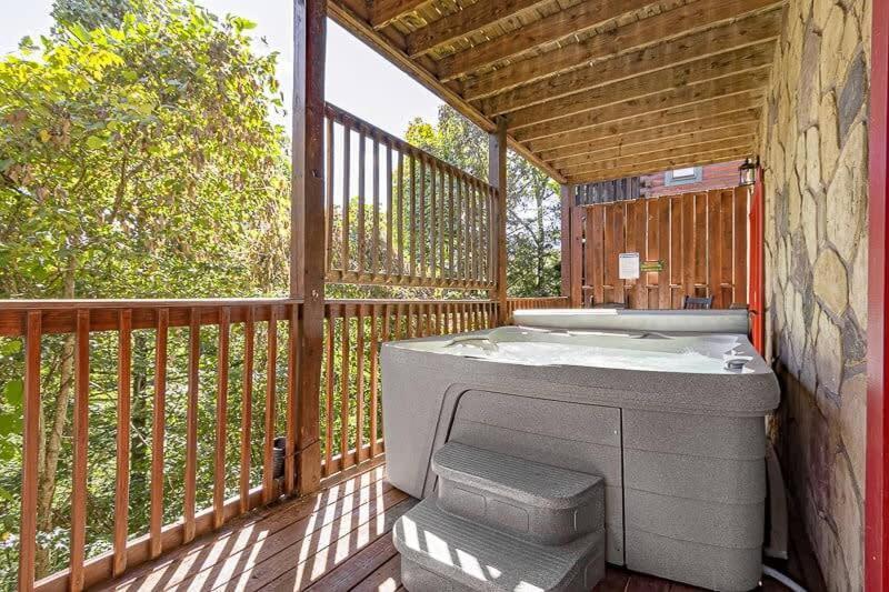Movie Theater Hot Tub View Mountain Escape Villa แกตลิงเบิร์ก ภายนอก รูปภาพ